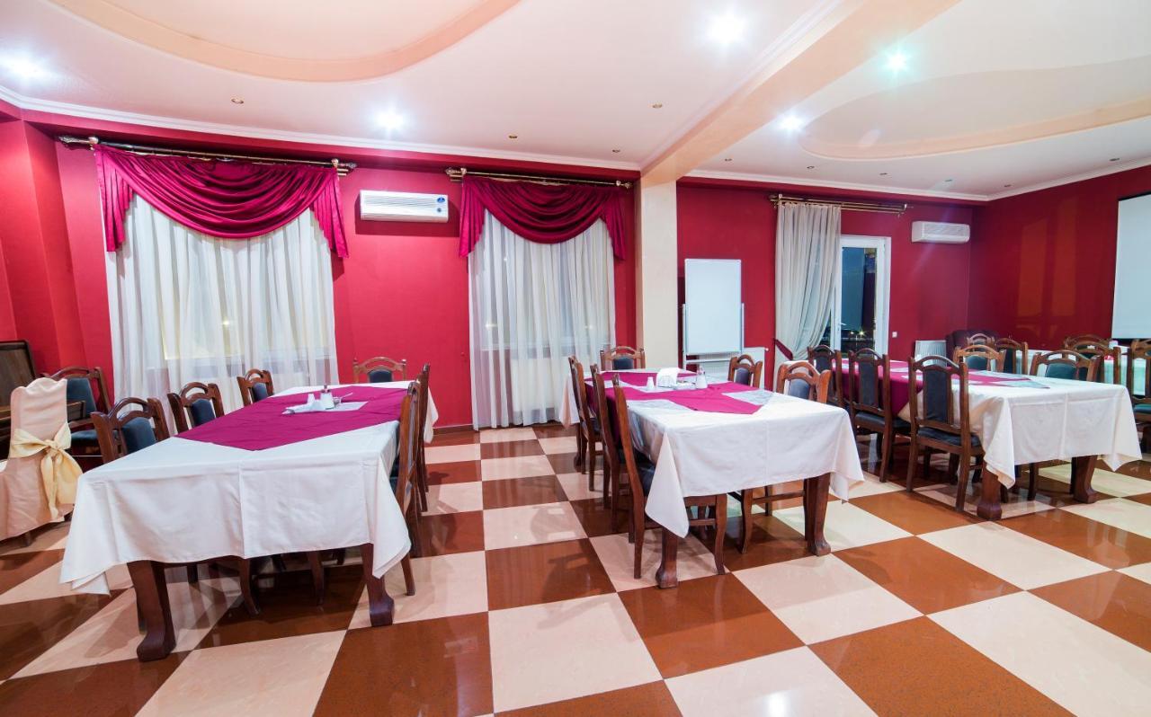 Hotel Vake Palace Тбілісі Екстер'єр фото